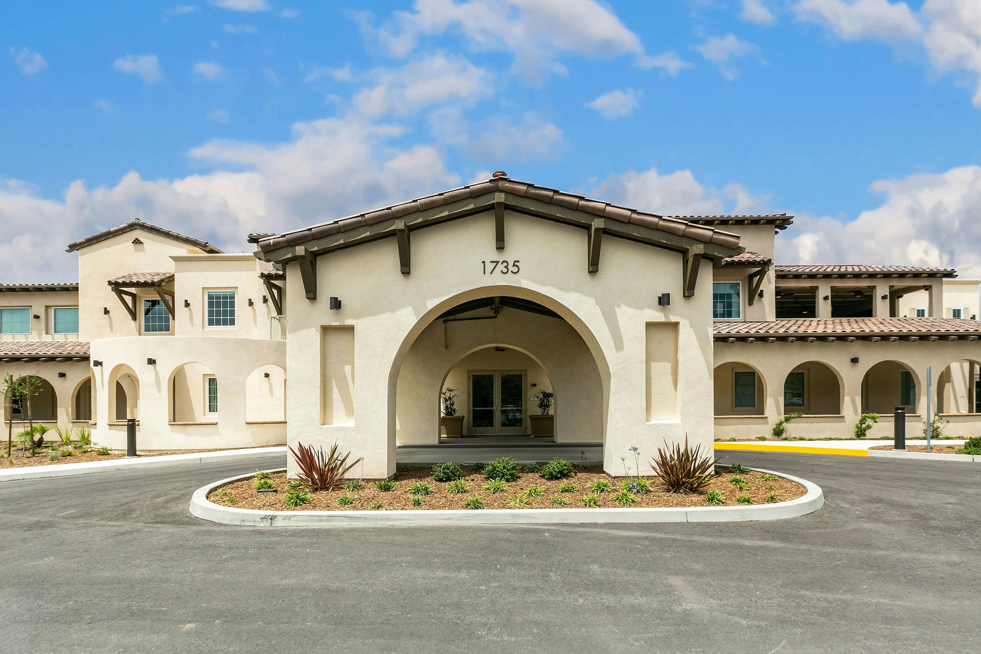 Estancia Senior Living front entryway